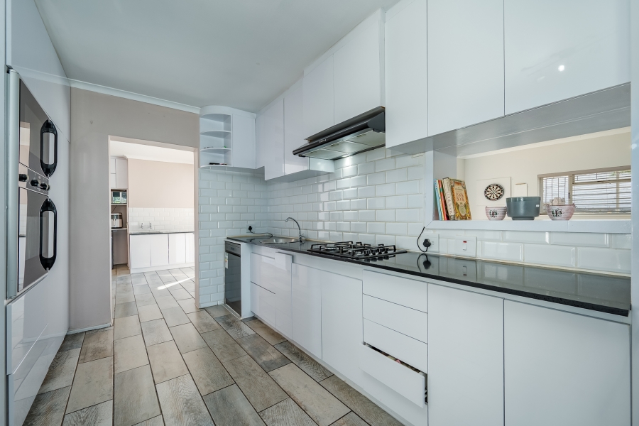 4 Bedroom Property for Sale in Briza Western Cape